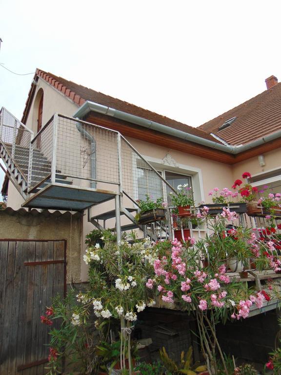 Leander Apartman Sárvár Exterior foto